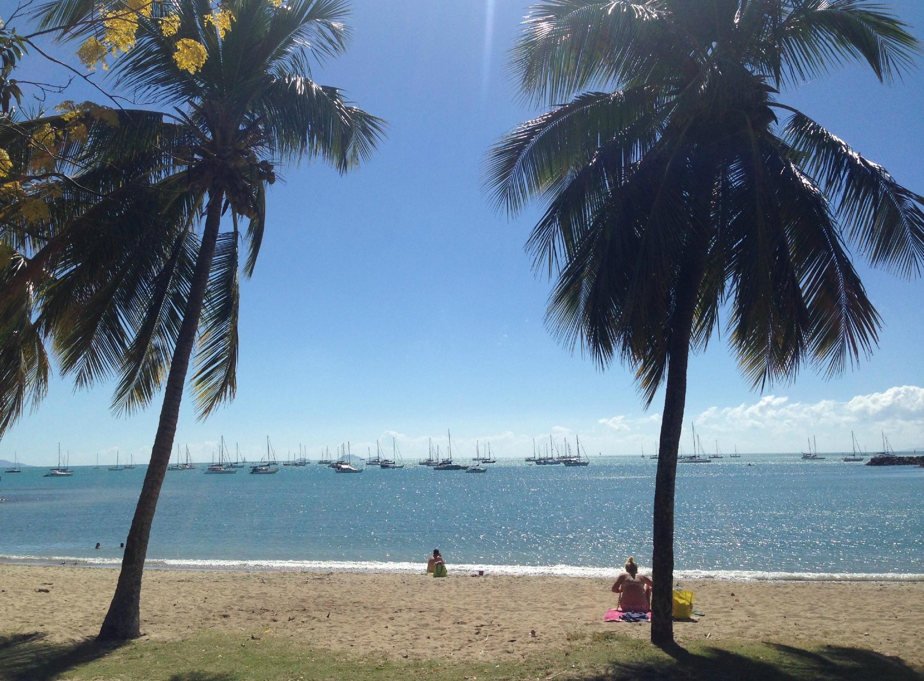 Airlie Beach Waterfront Accommodation by null