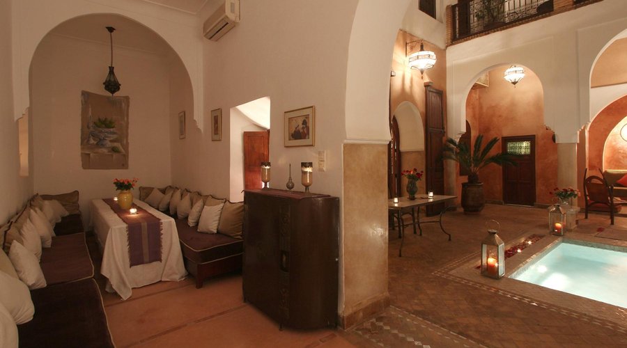 Dining room/ Courtyard