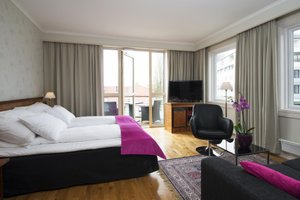 Room & Suite