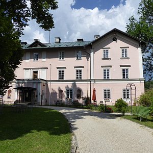 Schlosshotel Zdikov in Zdikov, image may contain: Villa, Housing, House, Manor