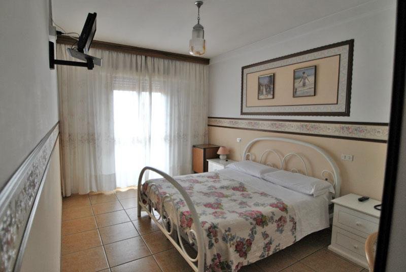 Hotel Nettuno (Roseto Degli Abruzzi) - 호텔 리뷰 & 가격 비교