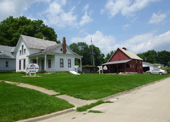 Moore House & Barn