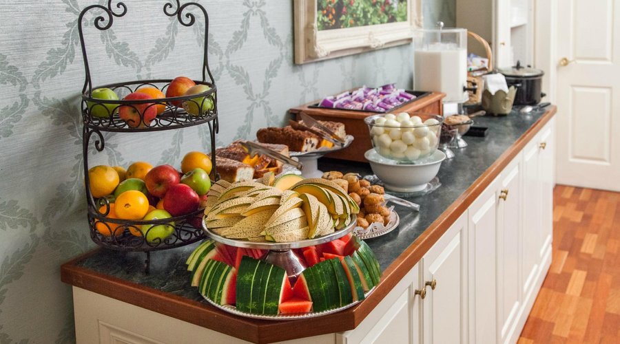 Complimentary continental breakfast
