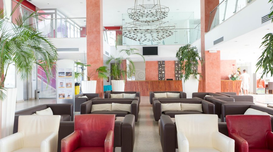 Lobby at the Hotel Apartamento Balaia Atlantico