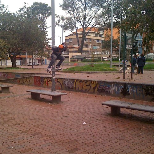 Juegos para adultos y niños en eventos como fiestas de fin de año ó  cumpleaños - Picture of Parque Restaurante El Sauce, Bogota - Tripadvisor