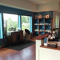 Warm inviting wine tasting room in Penticton BC