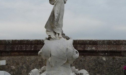 Mausoleo de Pielago. Limona