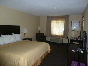 QUALITY INN AIRPORT ST. LOUIS - Updated 2024 Prices & Hotel Reviews ...