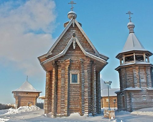 Памятник газодобытчикам Салехарда
