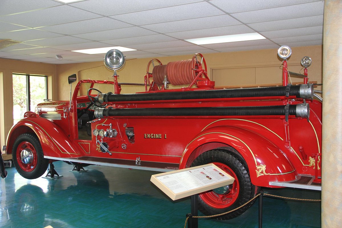 ANTIQUE AUTOMOBILE MUSEUM / #CanadaDo / Best Things to Do in Edmundston