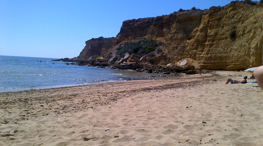 Cala cercana al camping
