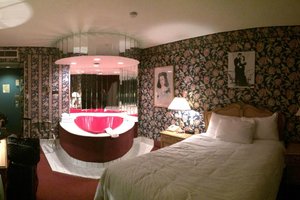 Room & Suite