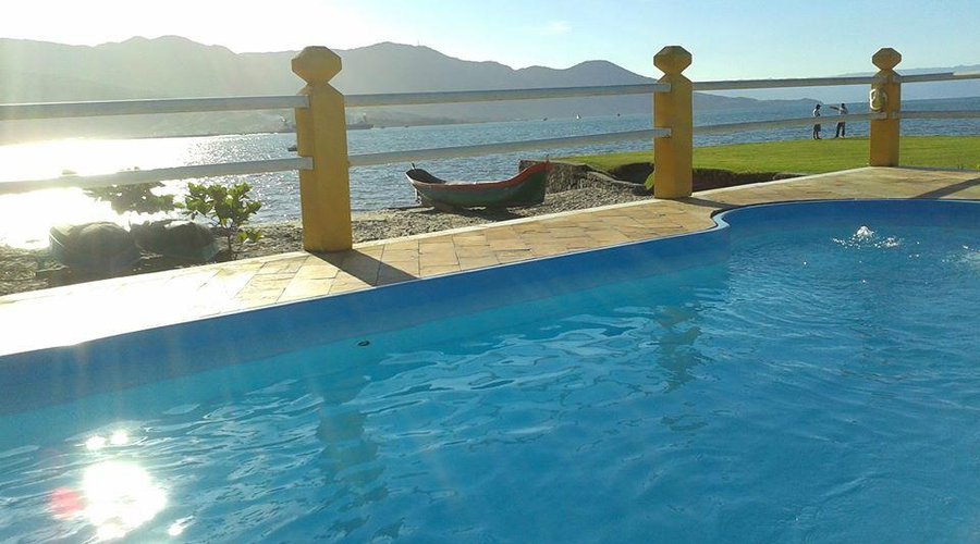 Piscina por do sol