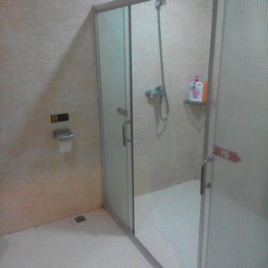 6f靠廣場房的浴室