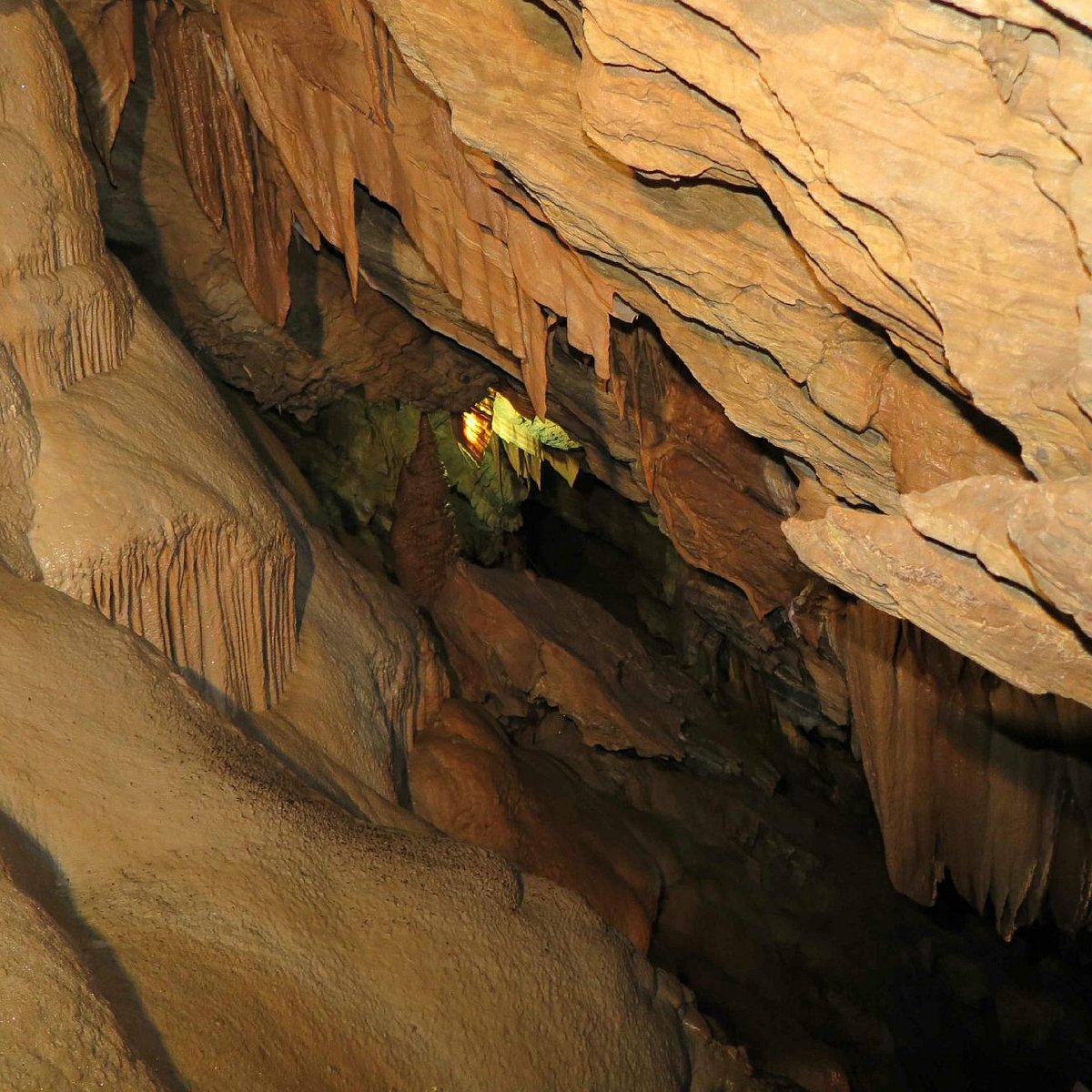 Grotte De La Marie Du Jura LA FILEUSE DE VERRE- GROTTE DE LA DEVEZE (Courniou) - 2021 All You Need