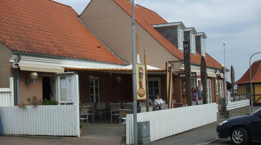 Cafe Aroma exterior