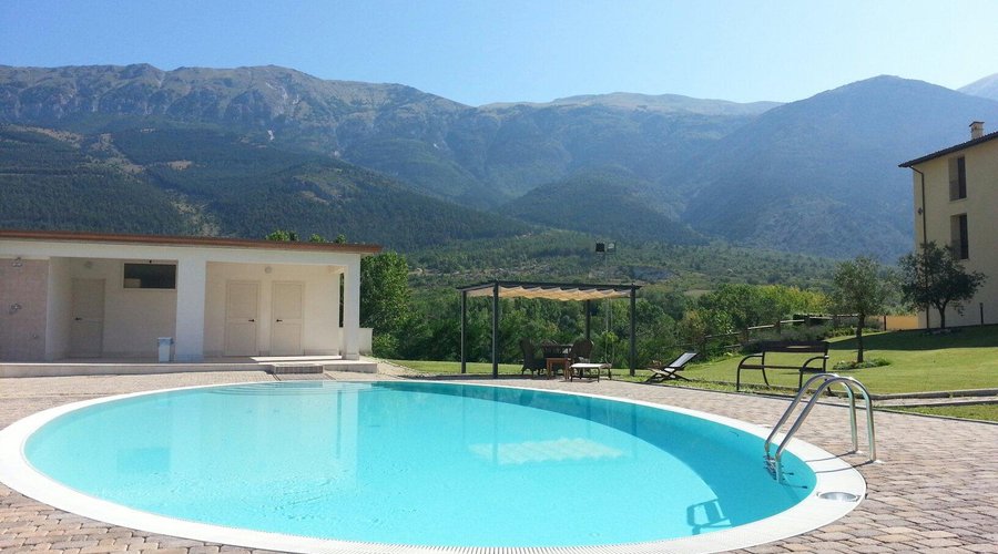 Panorama dalla piscina!