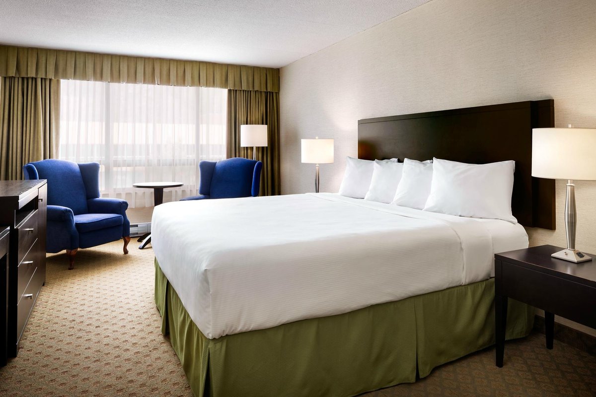 GREENWOOD INN & SUITES $123 ($̶1̶4̶7̶) - Updated 2022 Prices & Hotel ...