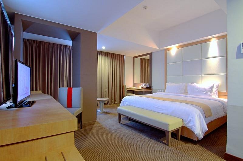@HOM Hotel Simpang Lima by Horison, hotell i Semarang