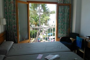 Room & Suite