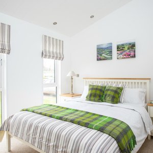 Main Bedroom - Puffin Lodge