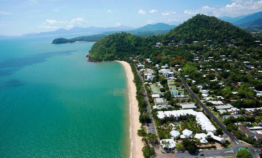 Trinity Beach only 15 minutes from Cairns Airport