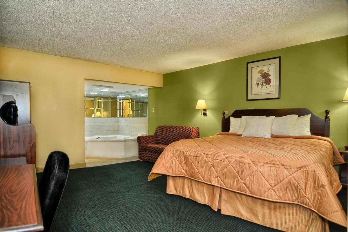 Rodeway Inn Rooms: Pictures & Reviews - Tripadvisor