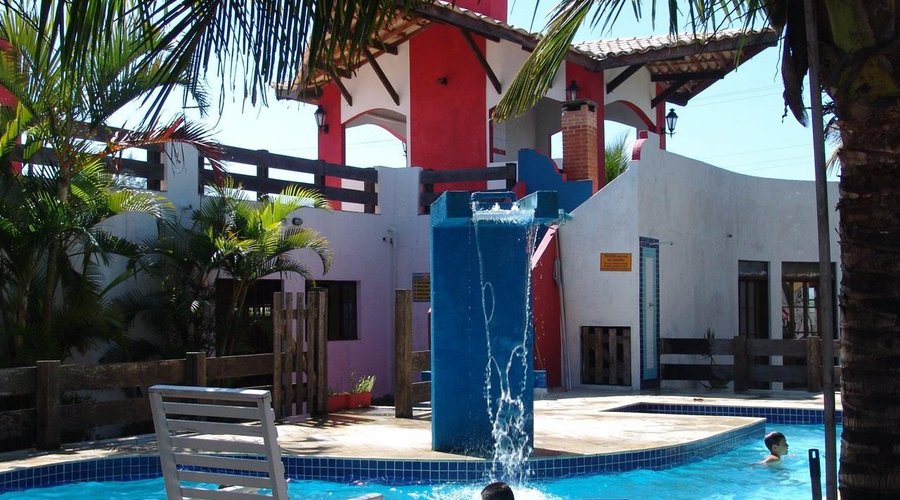 Piscina e quiosques