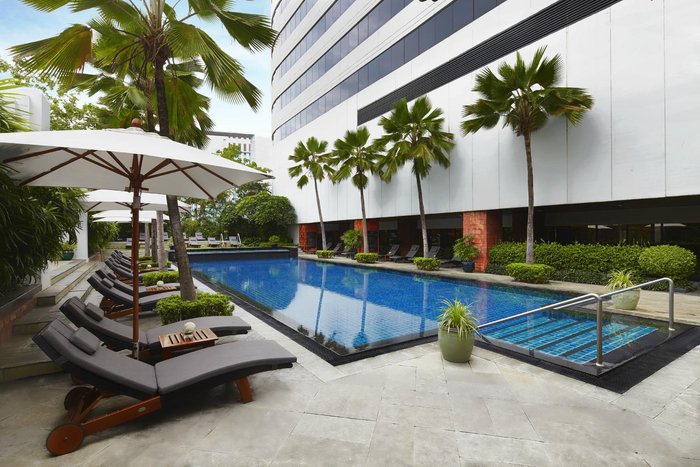 JW Marriott Hotel Bangkok Pool Pictures & Reviews - Tripadvisor