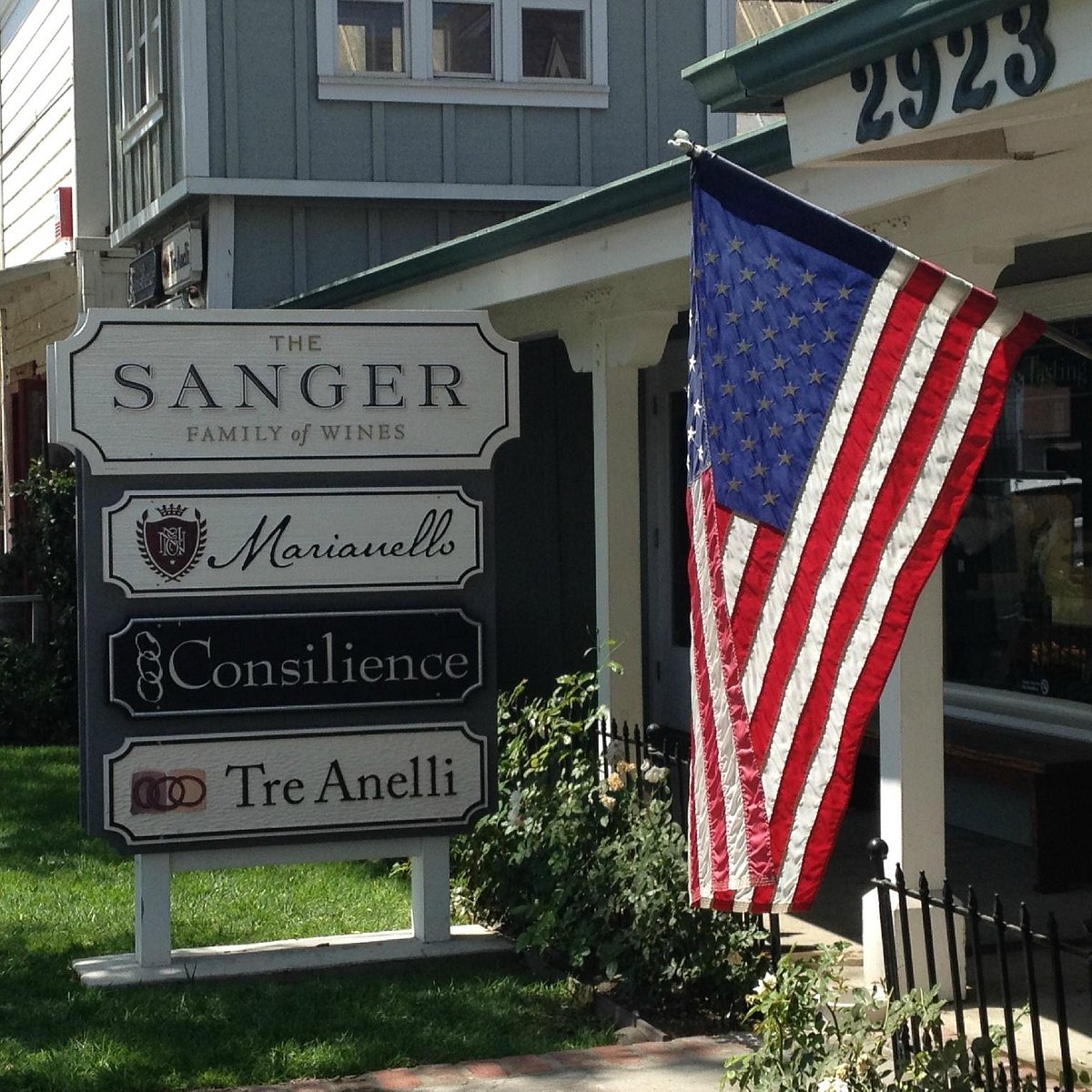 The Sanger Family of Wines - Products - Logo Glass