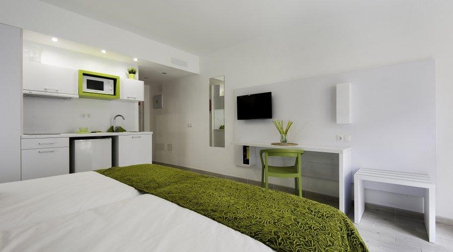 Kn Columbus Aparthotel NEW REFURBISHED STUDIO - KITCHEN