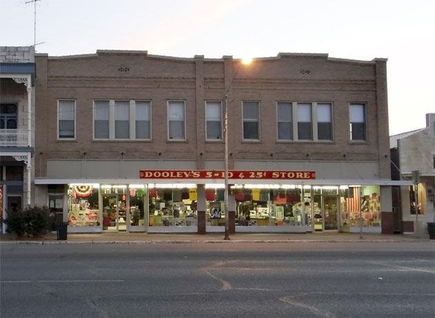 dooley-s-5-10-25c-store.jpg