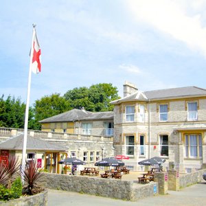 A great view of the Restaurant and hotel on a lovley day
