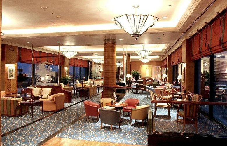 Lakeview Lounge - Top floor
