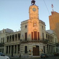 En el subsuelo de la municipalidad de Paraná se encuentra.