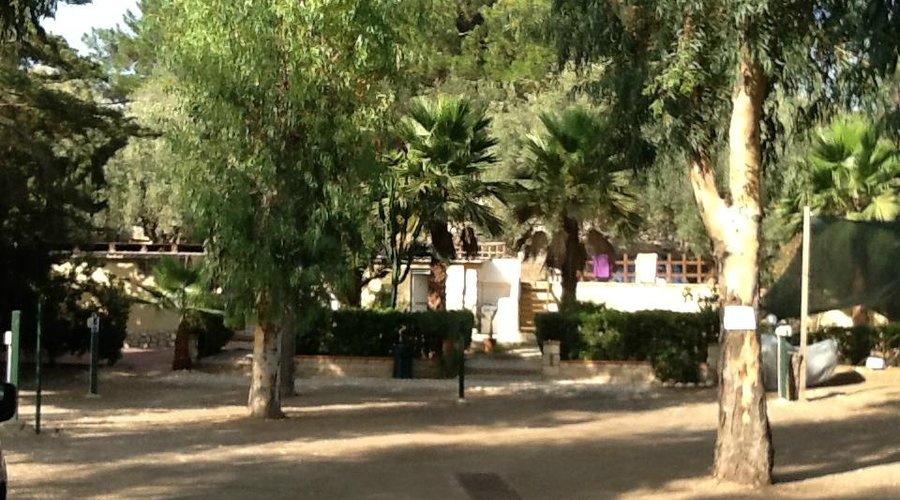 Emplacements pour le camping du bas