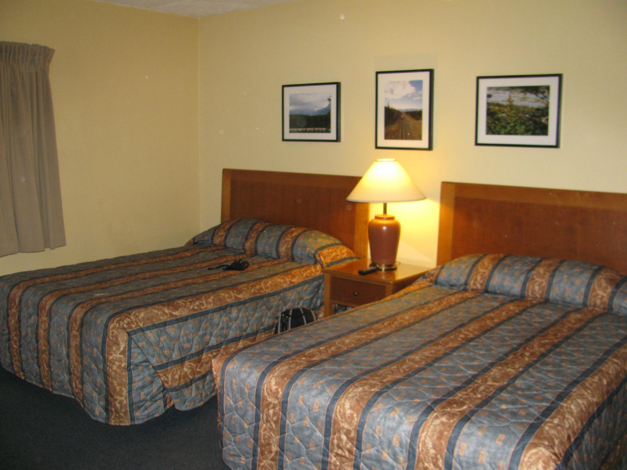 Hotel photo 20 of Twin Pine Motor Inn.