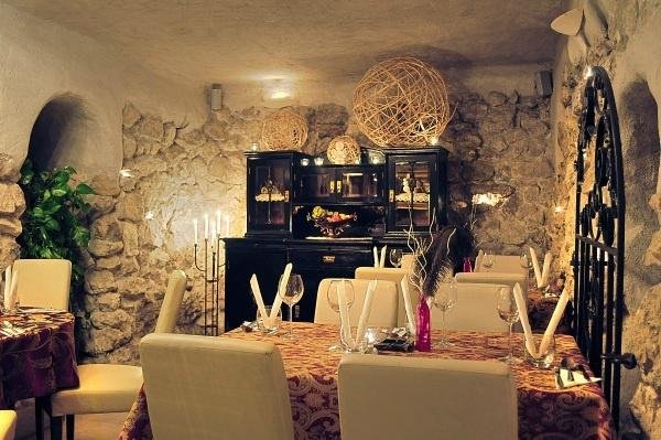 Sala na dole * Room at the bottom
