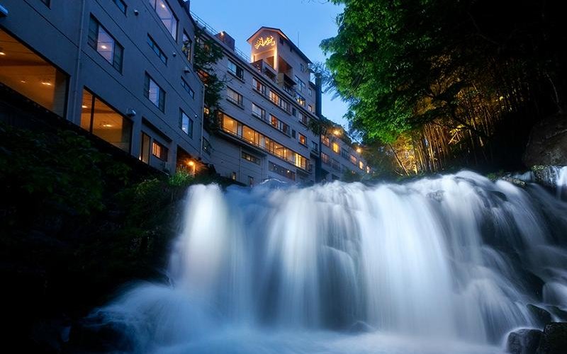 東山温泉「庄助の宿　瀧の湯」の全景