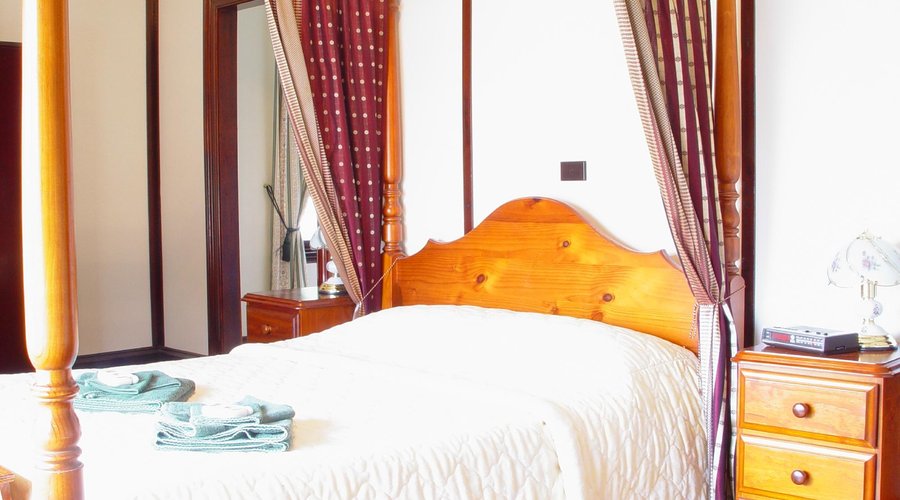 Riversleigh Queen Bedroom