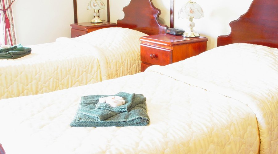 Riversleigh Twin Room
