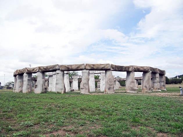 Stonehenge II image