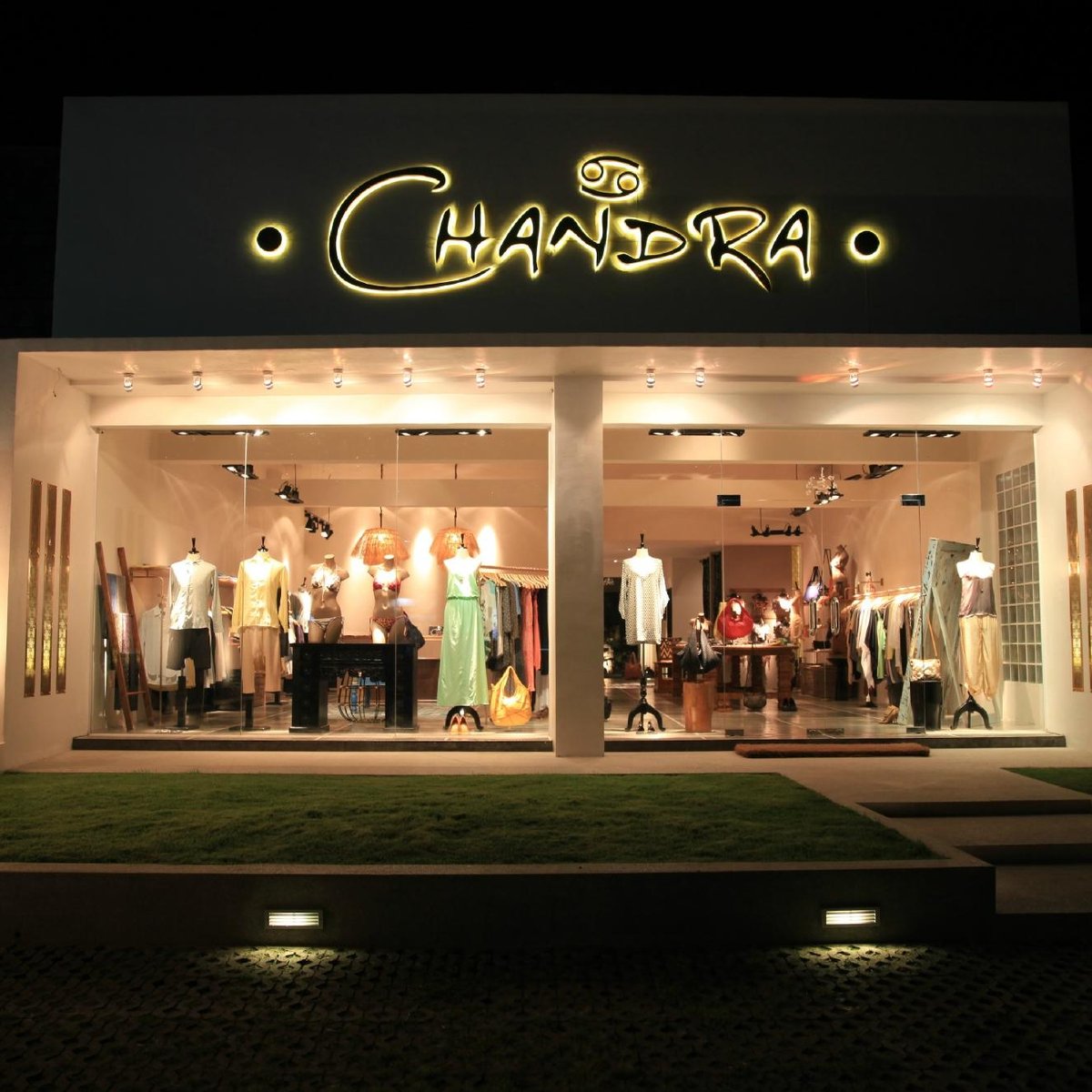 Бутик пхукет. Phuket Boutique. Adema Boutique Пхукет. Babyland shop Пхукет. Jacquemus магазин Пхукет.
