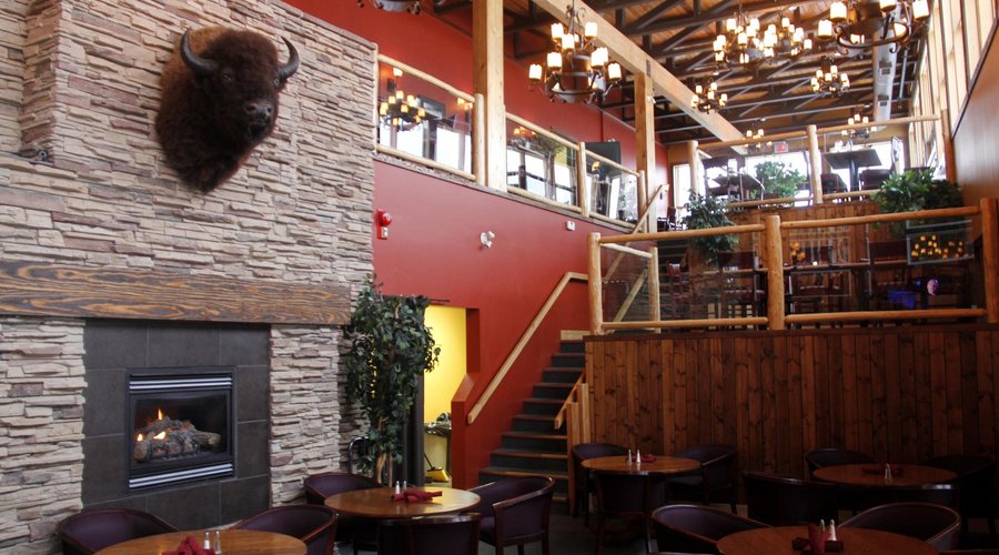 Vimy's Lounge and Grill