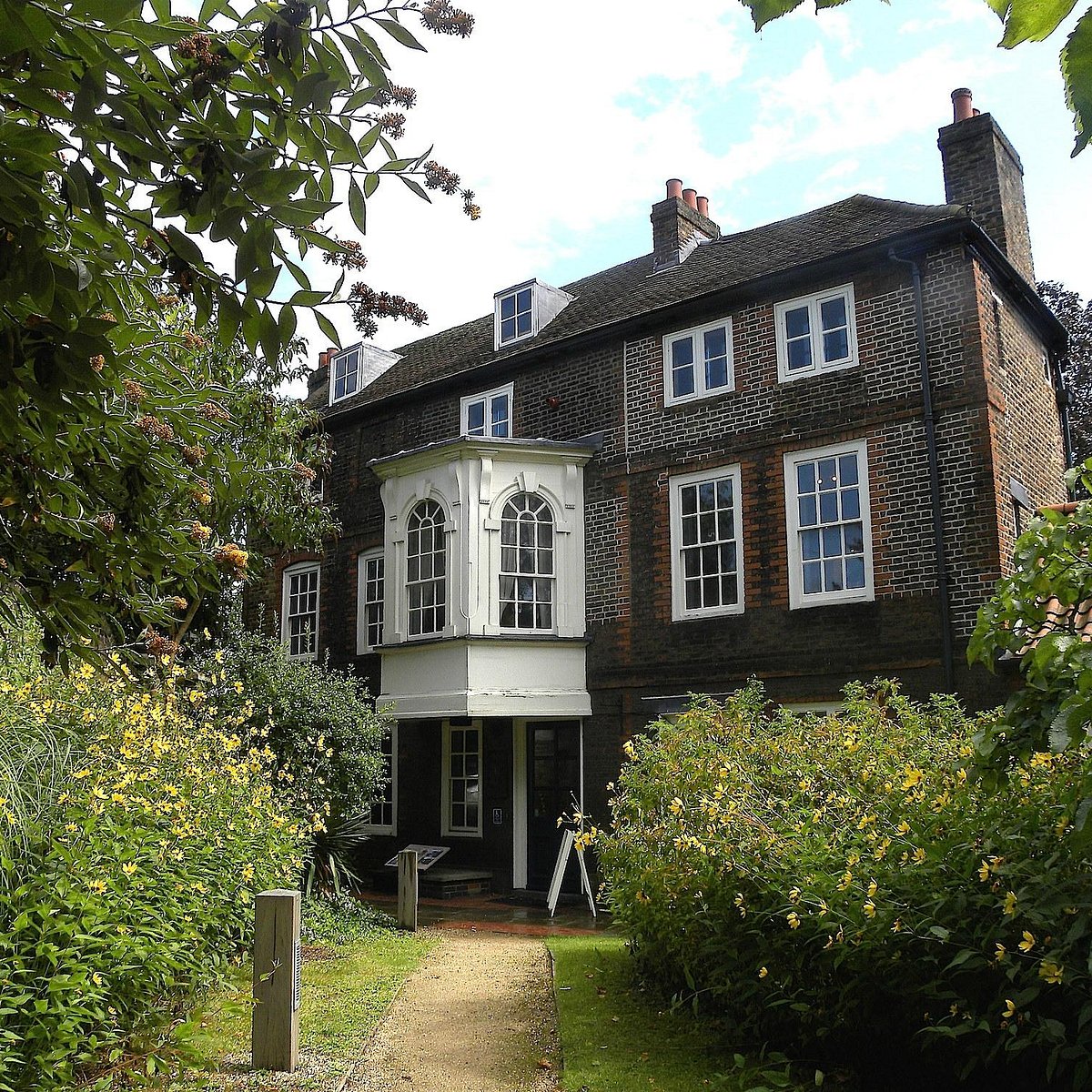 Бертч Грин Хаус Лондон. Ганнерсбери Англия. Hogarth House. Walker's House London.