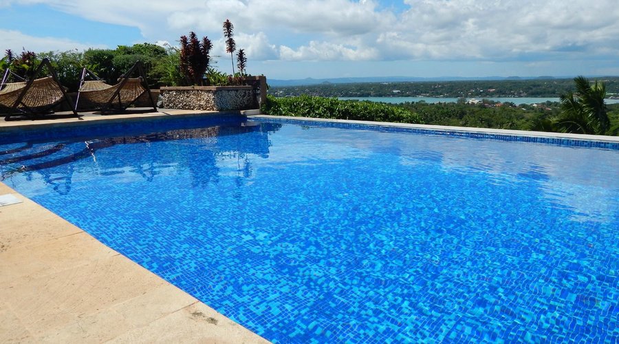 Infinity pool