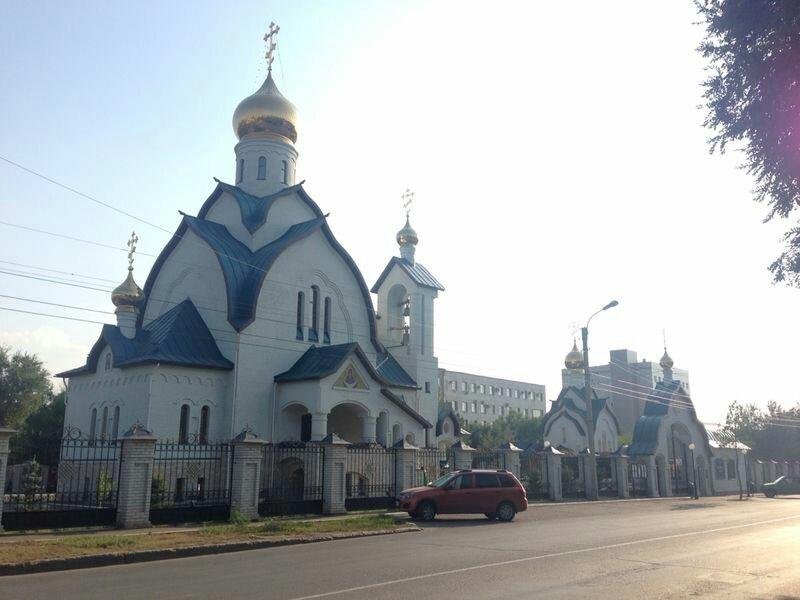 Церковь возле стадиона Оренбург в Оренбурге