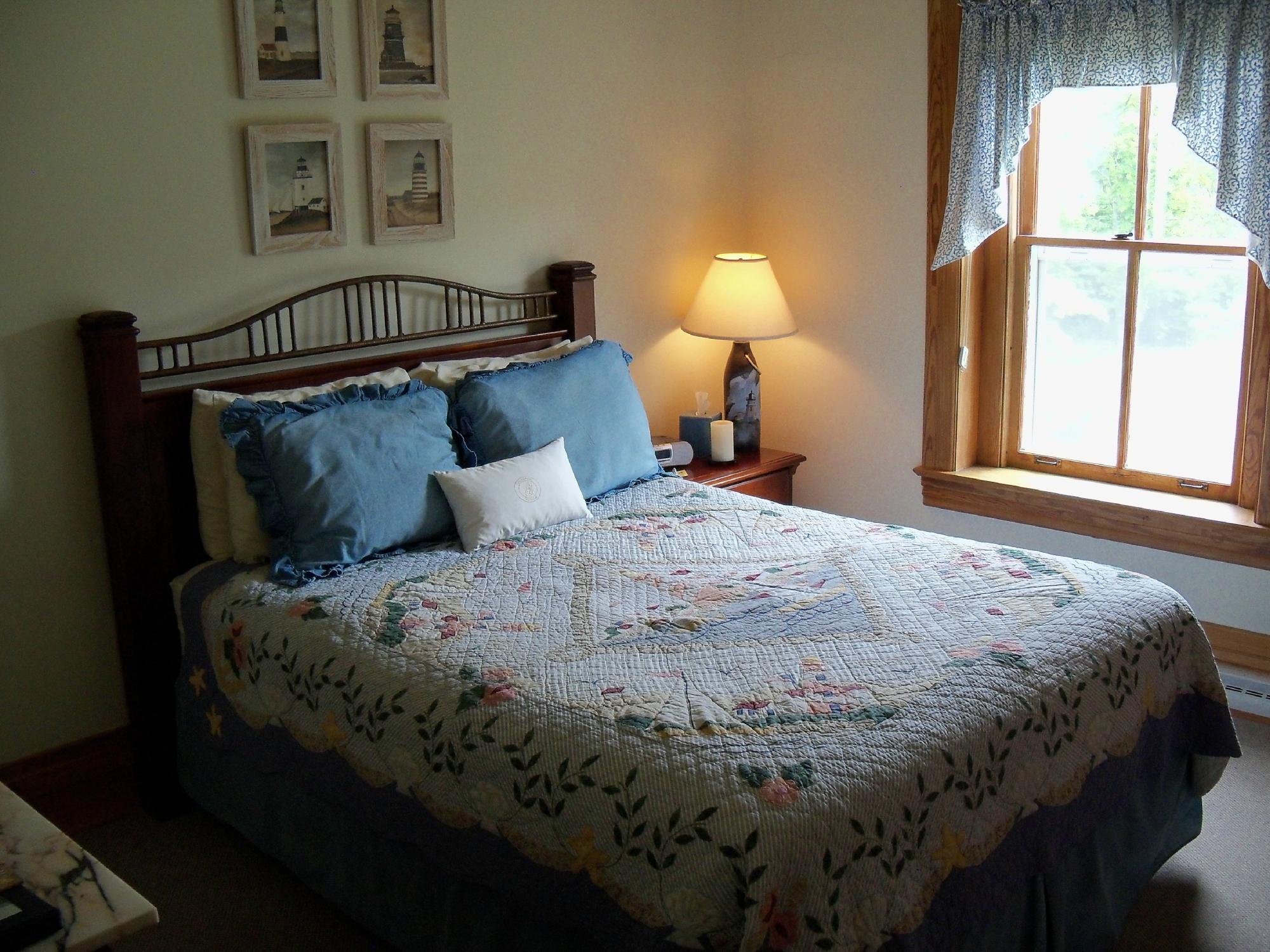 BIG BAY POINT LIGHTHOUSE BED AND BREAKFAST - Updated 2024 B&B Reviews ...