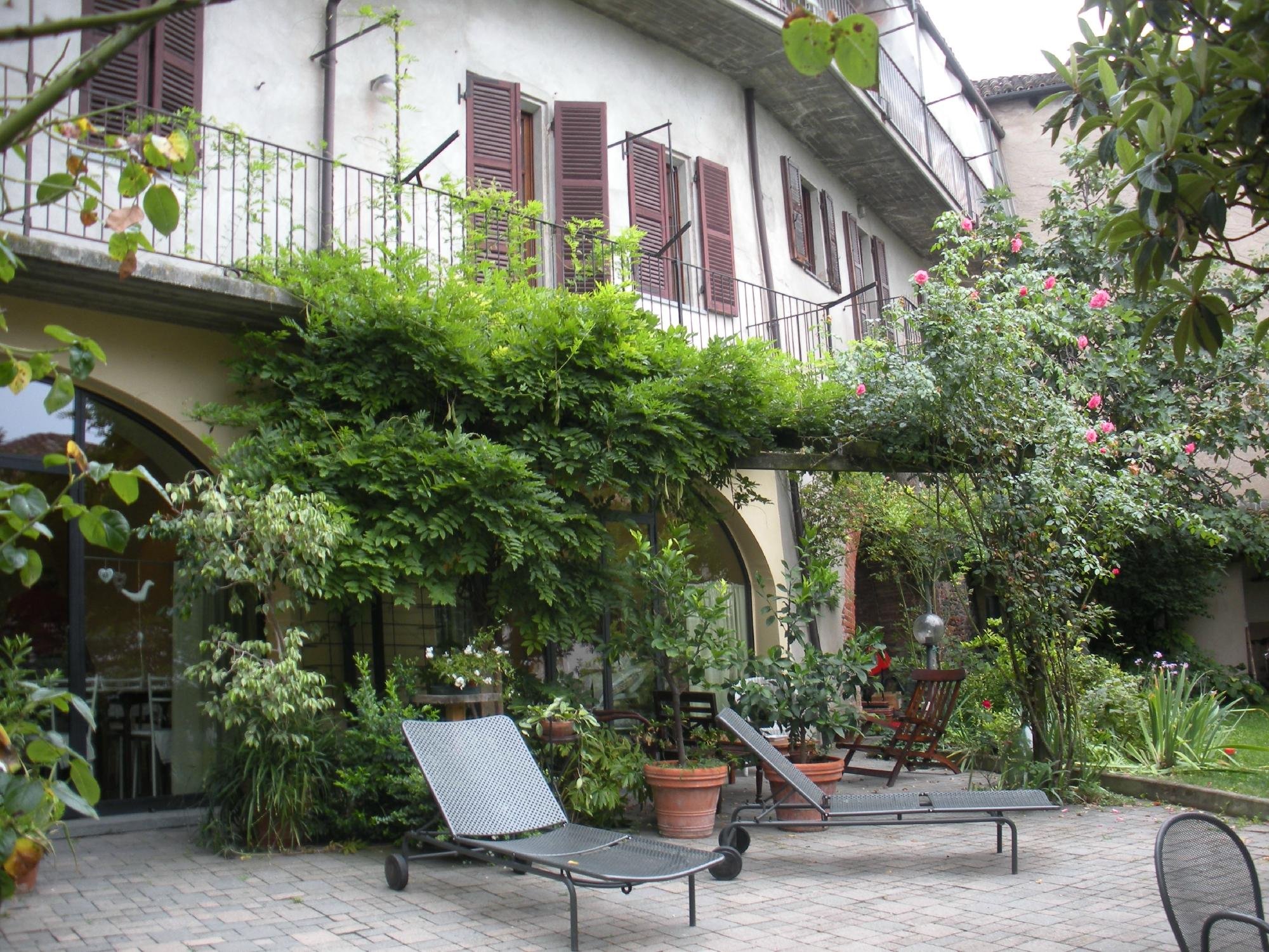 L'AROMATARIO - Updated 2024 Prices & B&B Reviews (Neive, Italy)