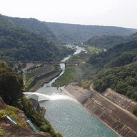 巧遇放水美景。